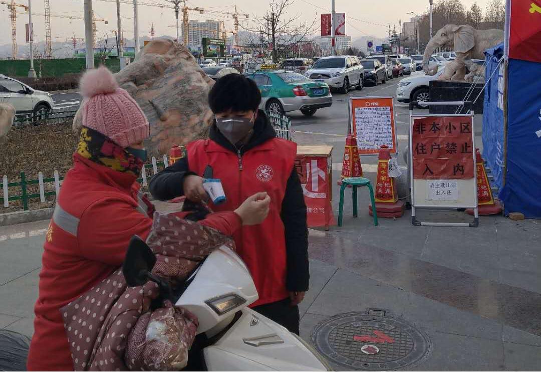 安宁疫情下的隐秘小巷魅力，特色小店的独特故事