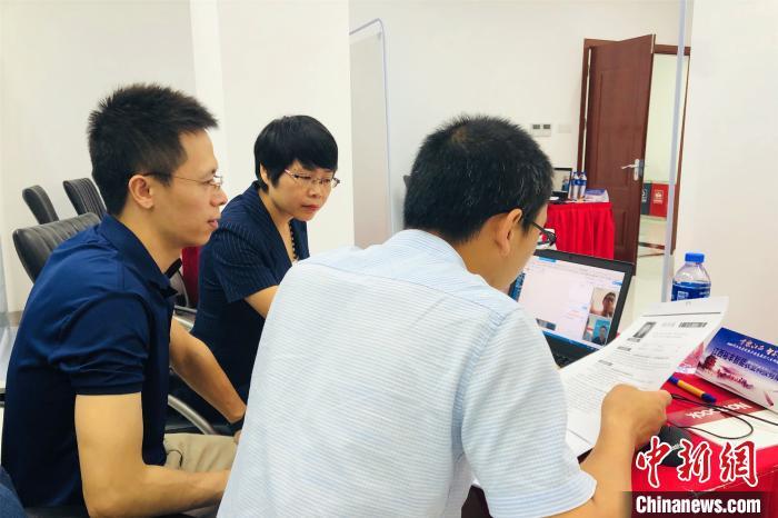新兴县最新招聘信息揭秘，小巷深处的职业机遇